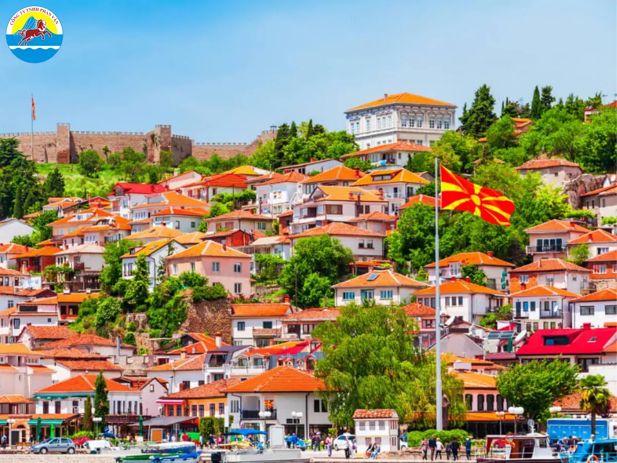 Đi Bắc Macedonia tự túc hay theo tour đều có ưu nhược