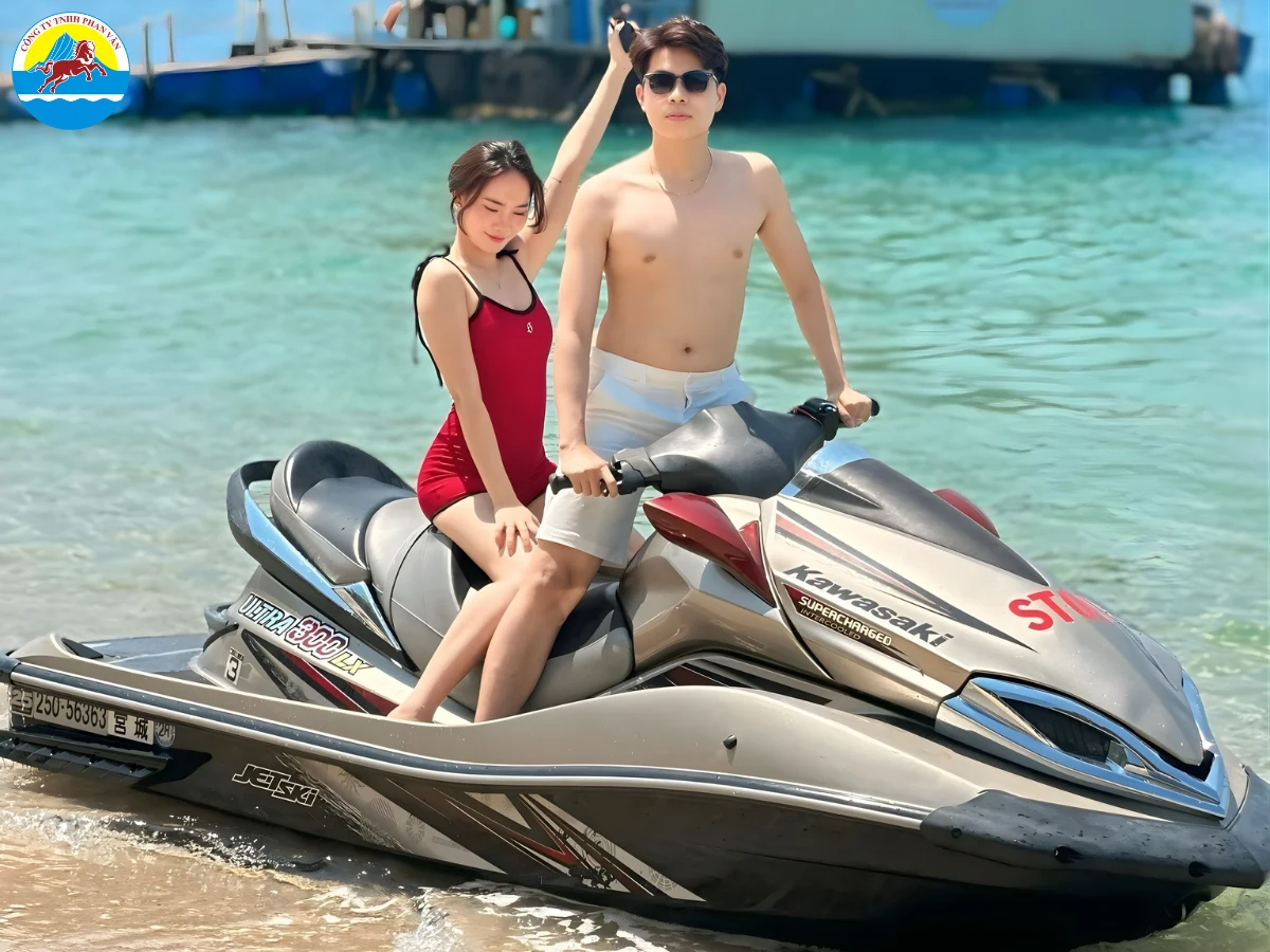 Mô tô nước Bãi Dài
