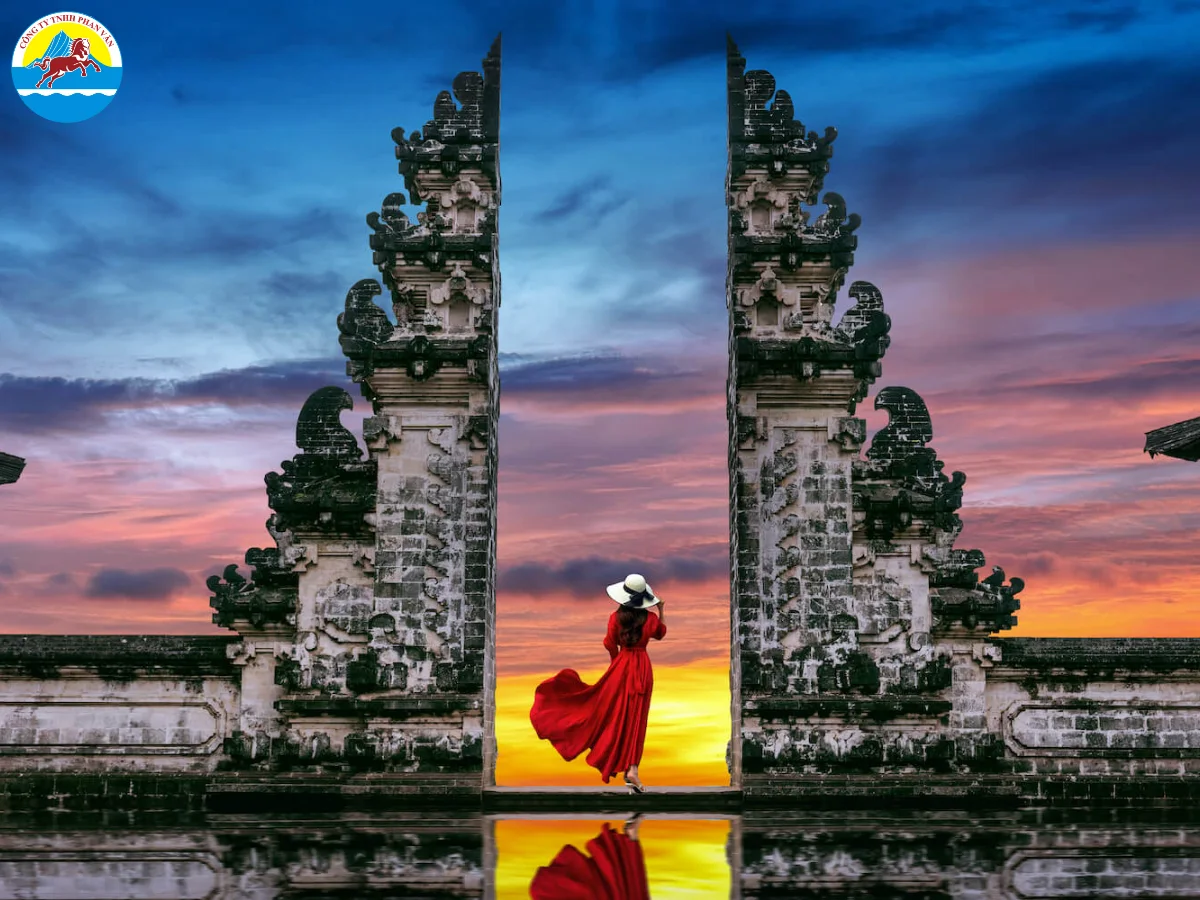 Mùa thu là giai đoạn cuối mùa khô, thời tiết vẫn khô ráo và dễ chịu tương tự mùa hạ