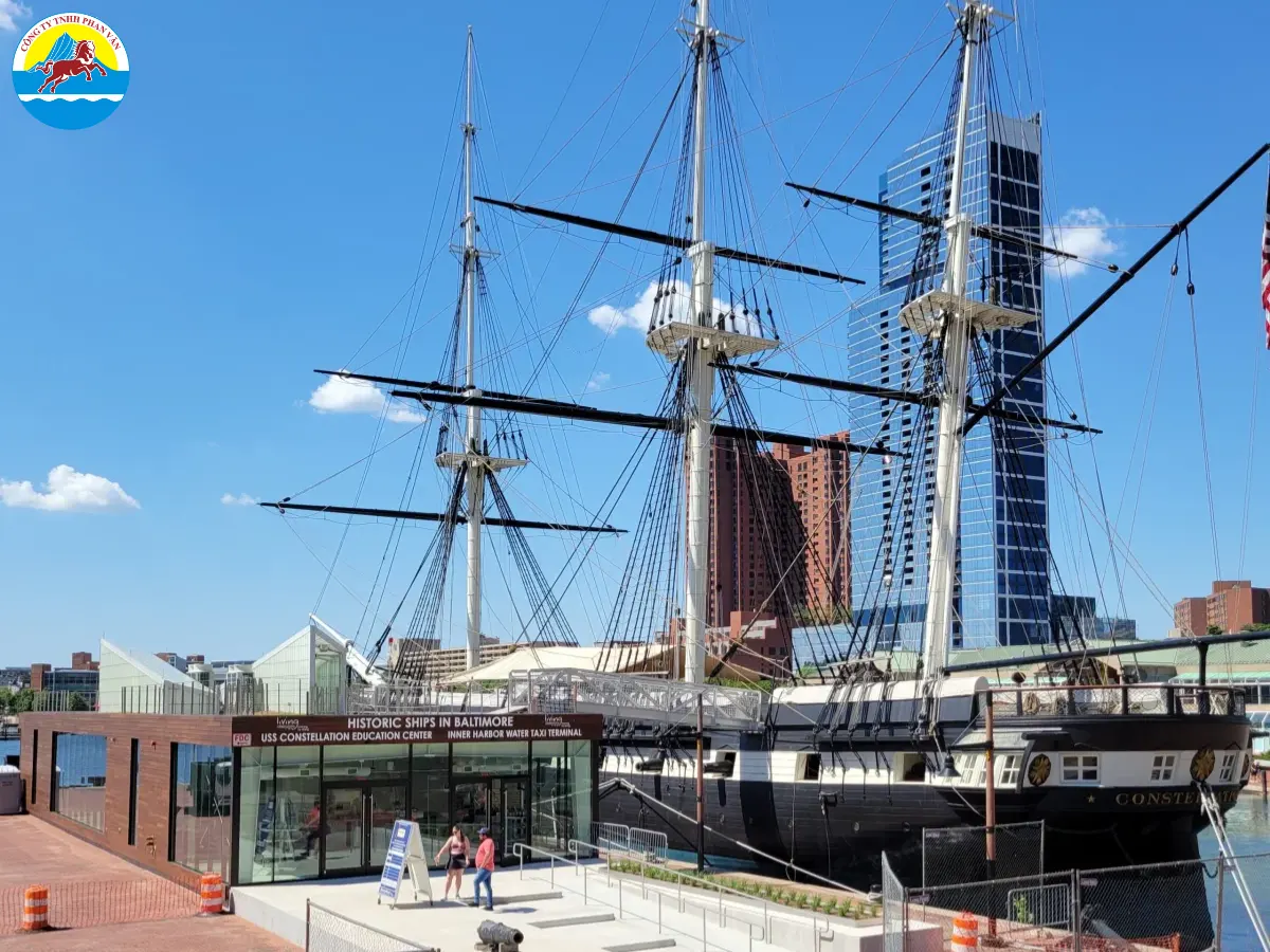 Tàu chiến USS Constellation