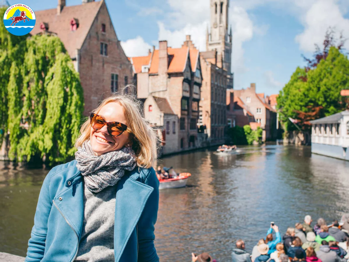 Du lịch tự túc phù hợp với những ai mong muốn chủ động, tiết kiệm chi phí