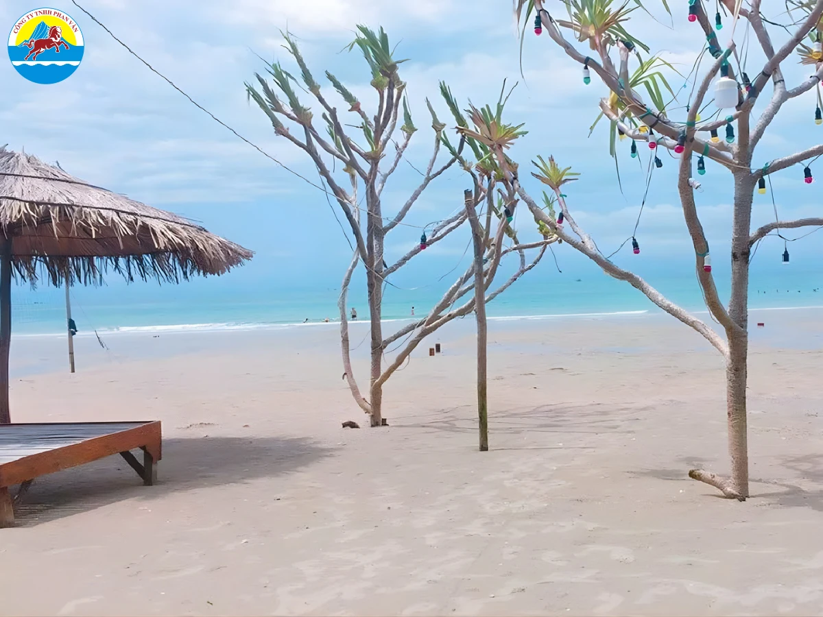Bãi biển Vàn Chảy