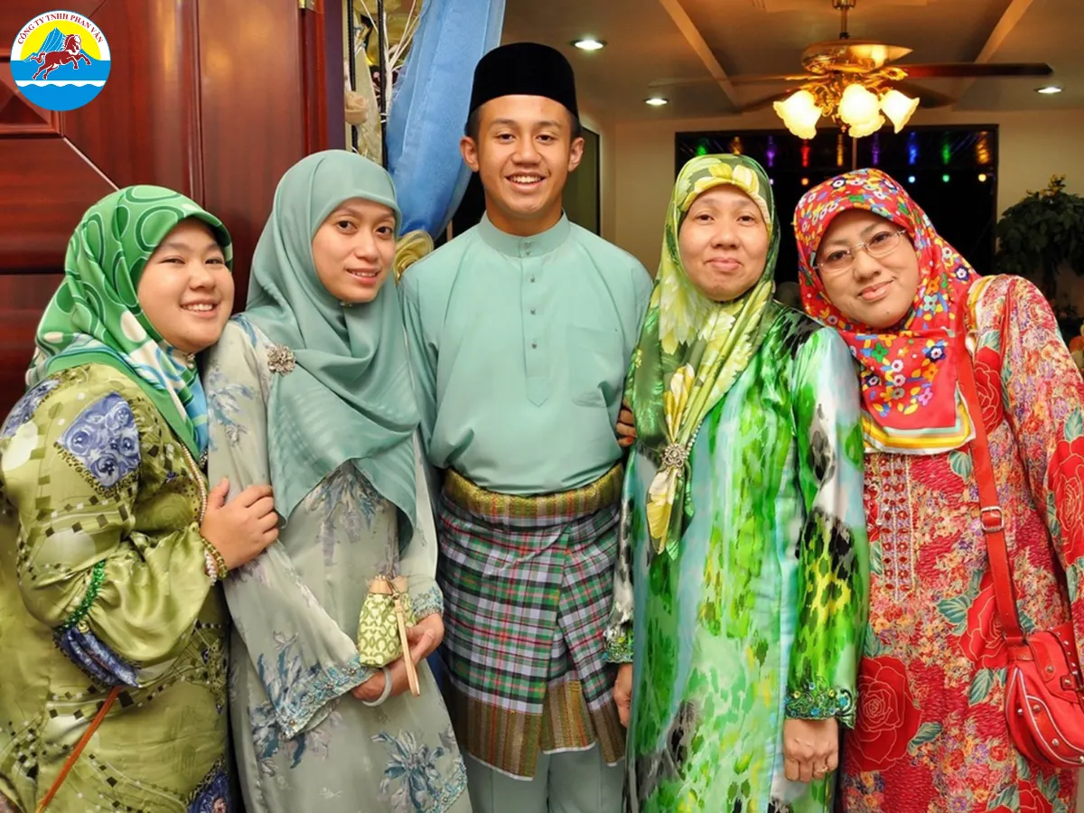 Nền văn hóa Hồi giáo giữ vai trò trung tâm trong đời sống người Brunei