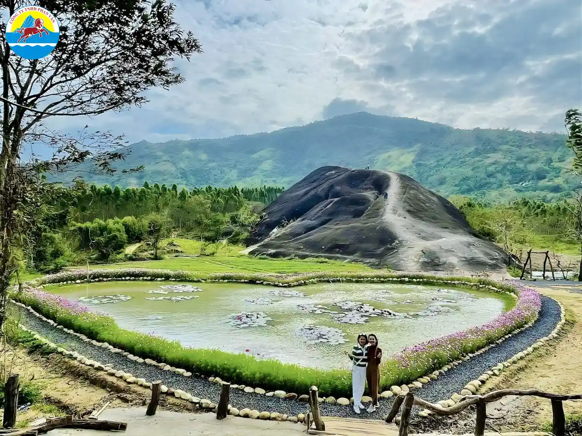 Núi Đá Voi Mẹ