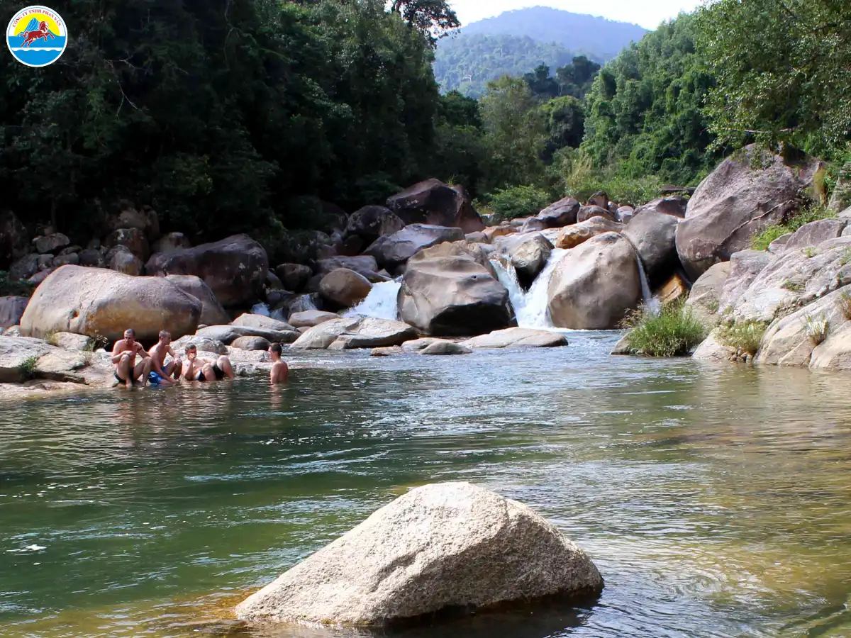 điểm du lịch cam lâm