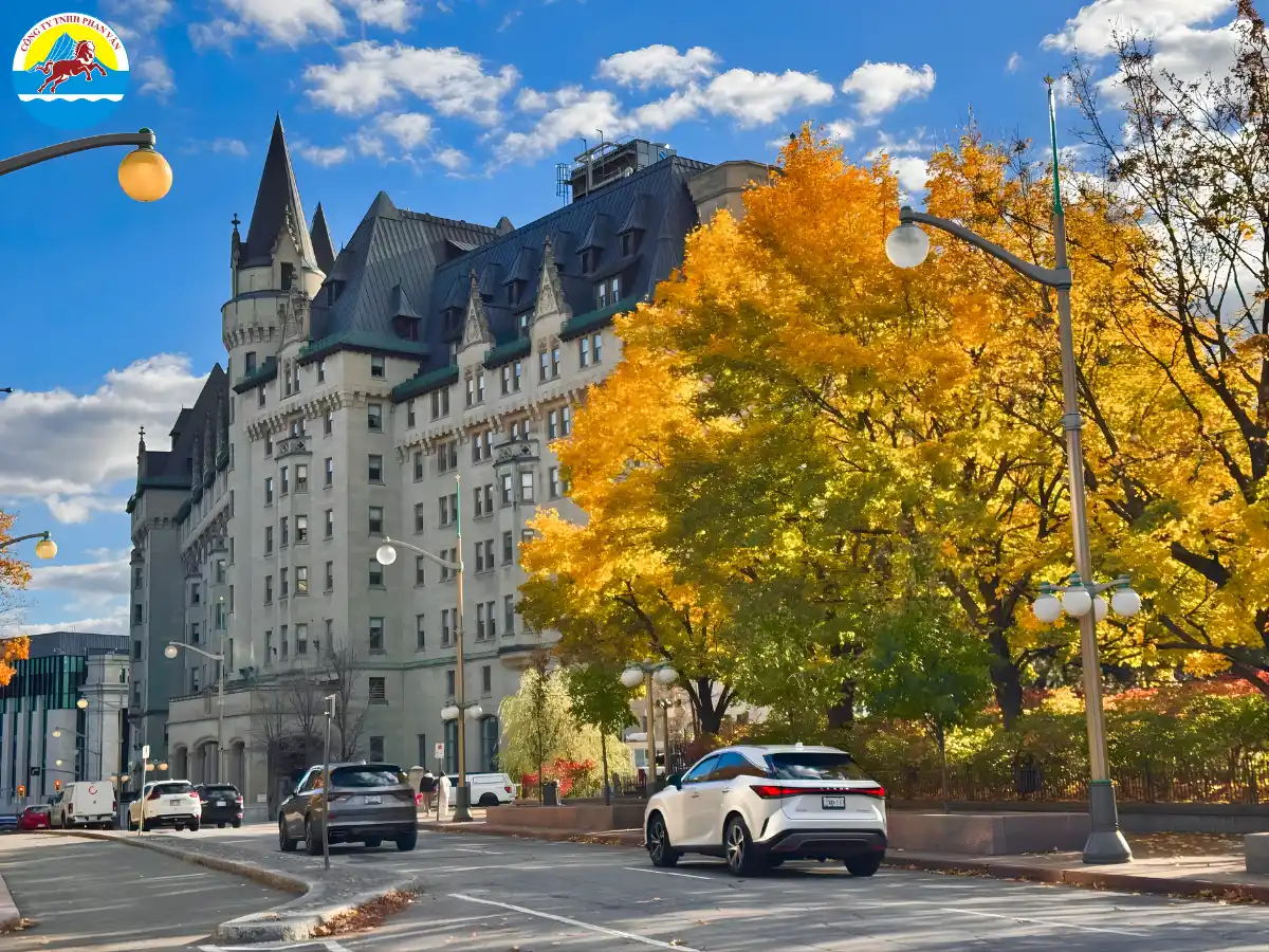 Phan Văn Travel có nhiều tour du lịch mùa thu Canada trọn gói
