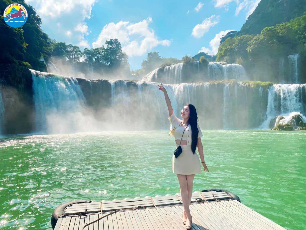 Vẻ đẹp hùng vĩ và thơ mộng của Thác Bản Giốc