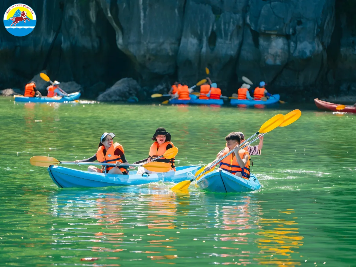 Chèo Kayak trên Vịnh