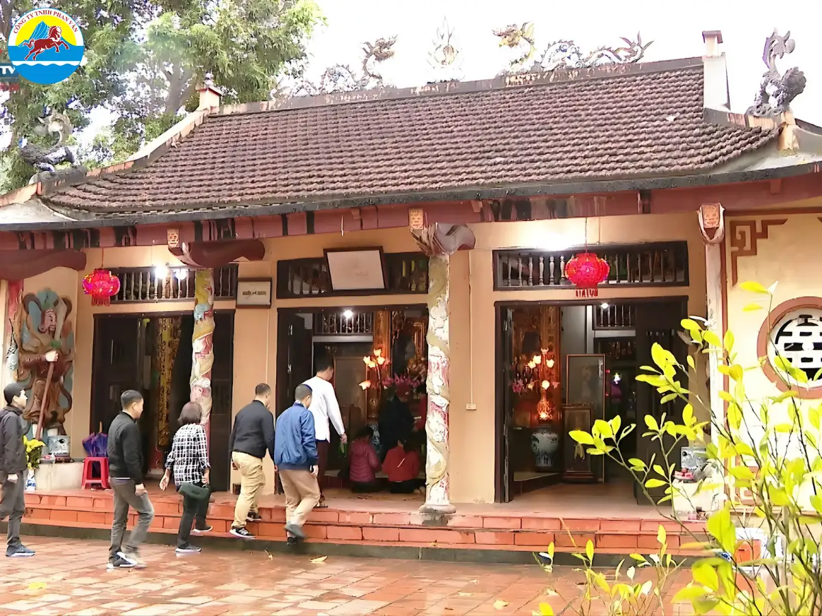 Đền Đầm Hồng