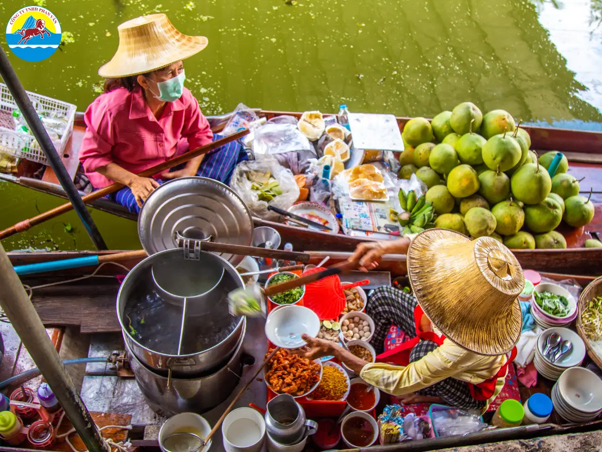 Nhịp sống trên ghe xuồng