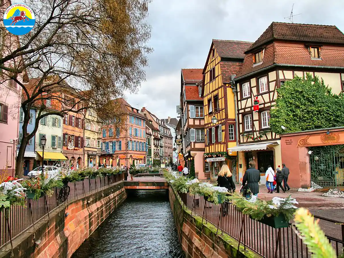 Phan Văn Travel có kinh nghiệm lâu năm chuyên tổ chức các tour du lịch Colmar