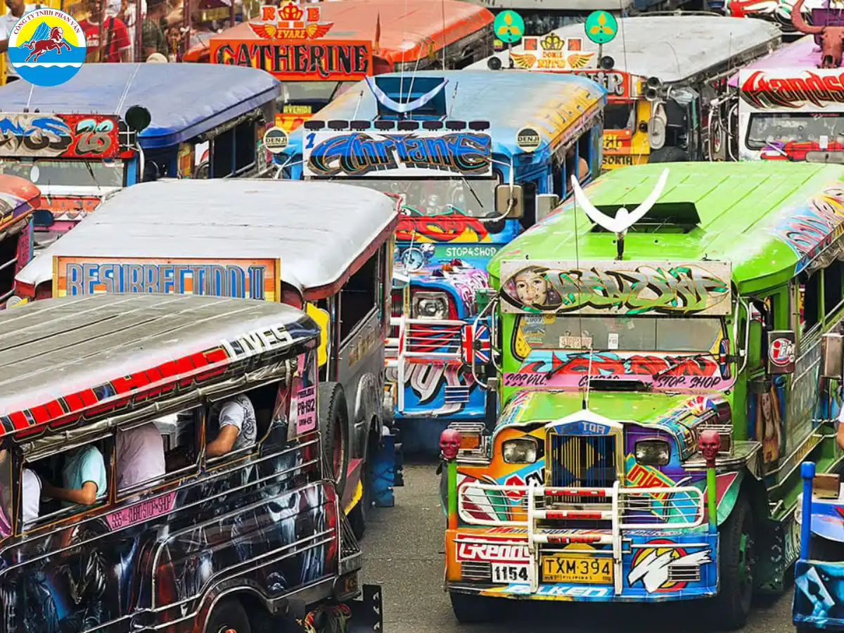 Xe Jeepney chạy quanh trung tâm