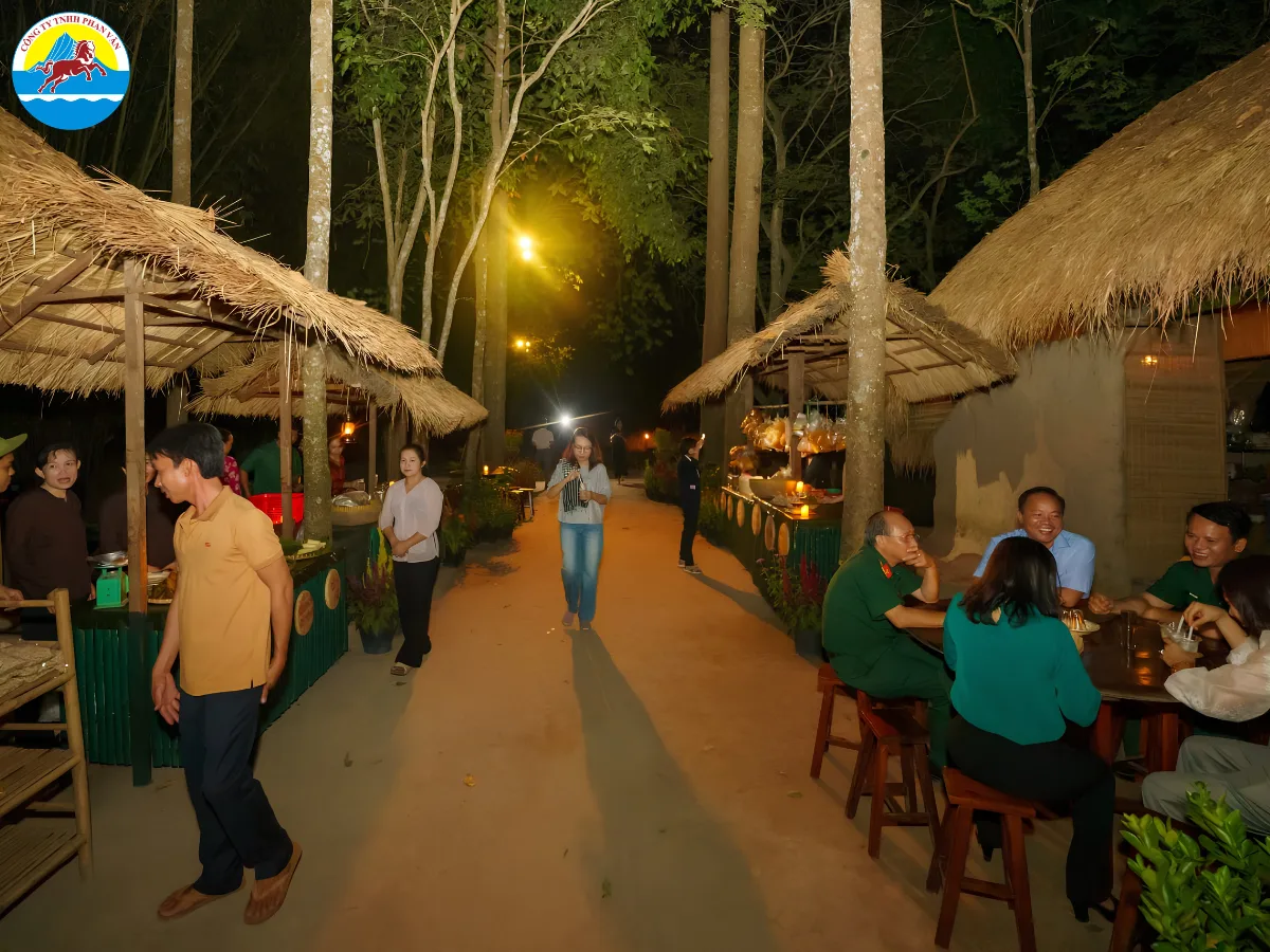 Các quán ăn đặc sản ven đường
