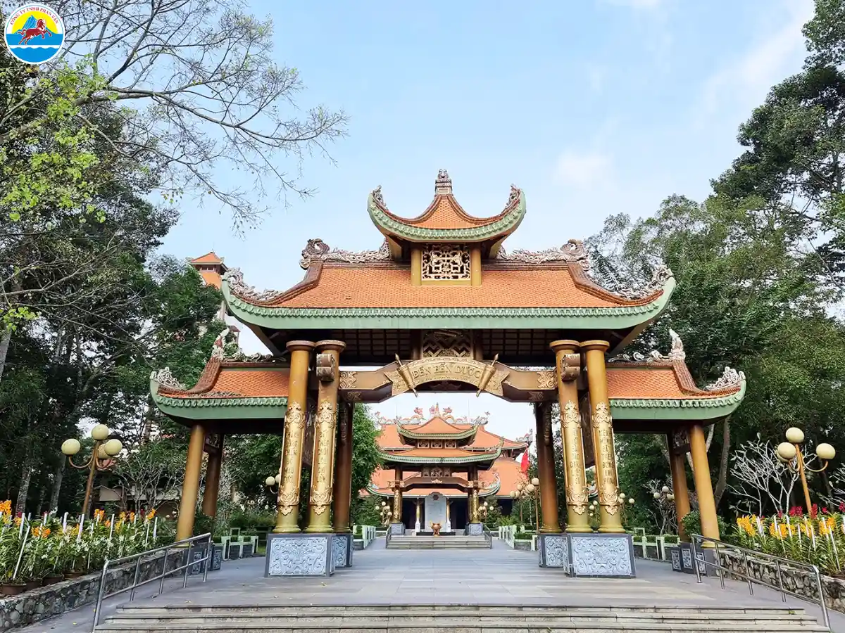 du lịch địa đạo củ chi​