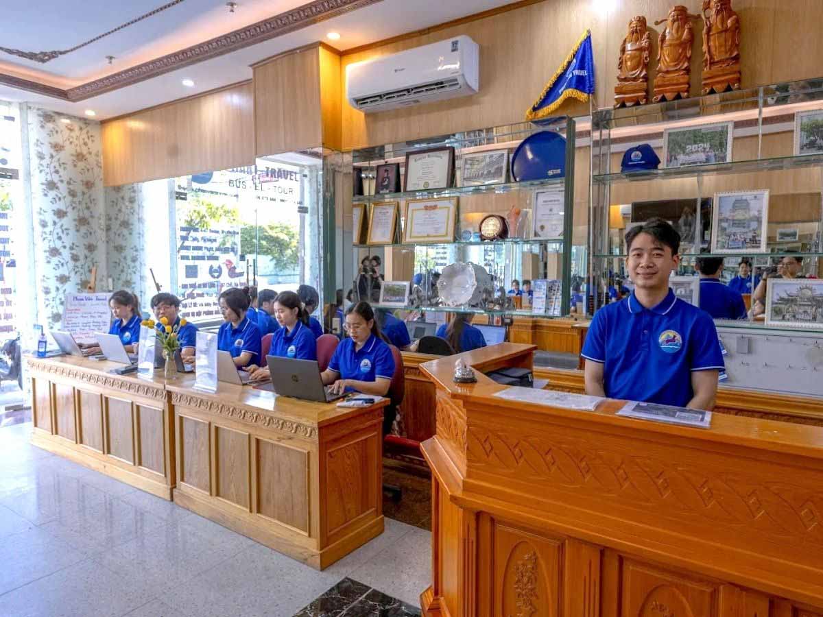 Phan Văn Travel có thể tư vấn và hỗ trợ bạn đặt phòng