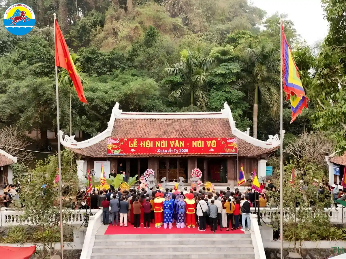 Khu di tích Núi Văn - Núi Võ