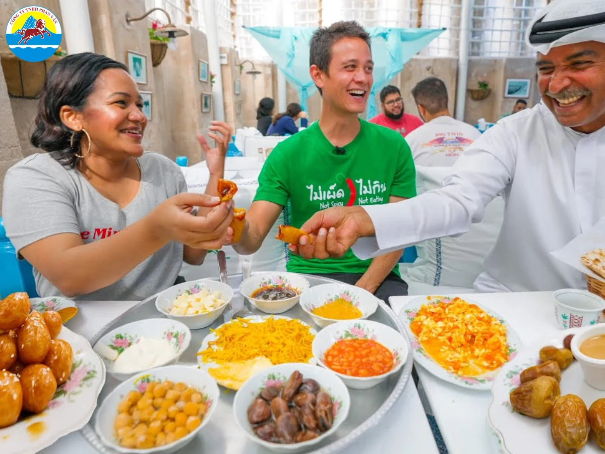 Ăn tại các khu vực địa phương để tiết kiệm