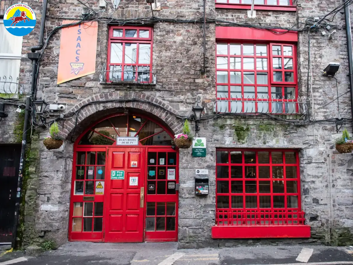 Hostel là lựa chọn tốt nếu đi một mình hoặc muốn gặp gỡ du khách khác