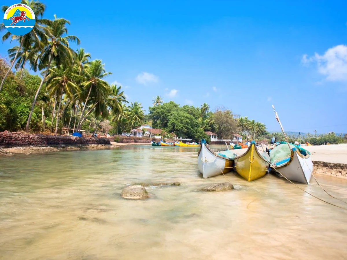 Goa là điểm đến nổi bật ở Ấn Độ nhờ đường bờ biển dài, cát trắng mịn
