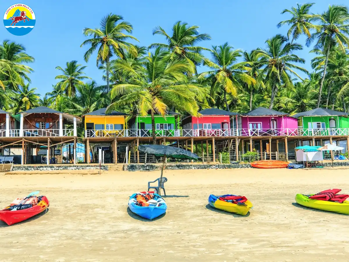 Có thể đi phà để ngắm cảnh