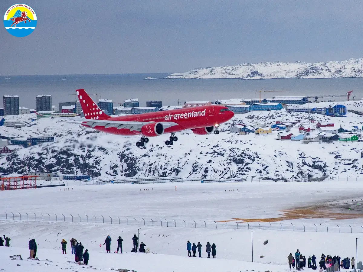 Bạn phải mất hơn 1 ngày mới có thể bay đến Greenland