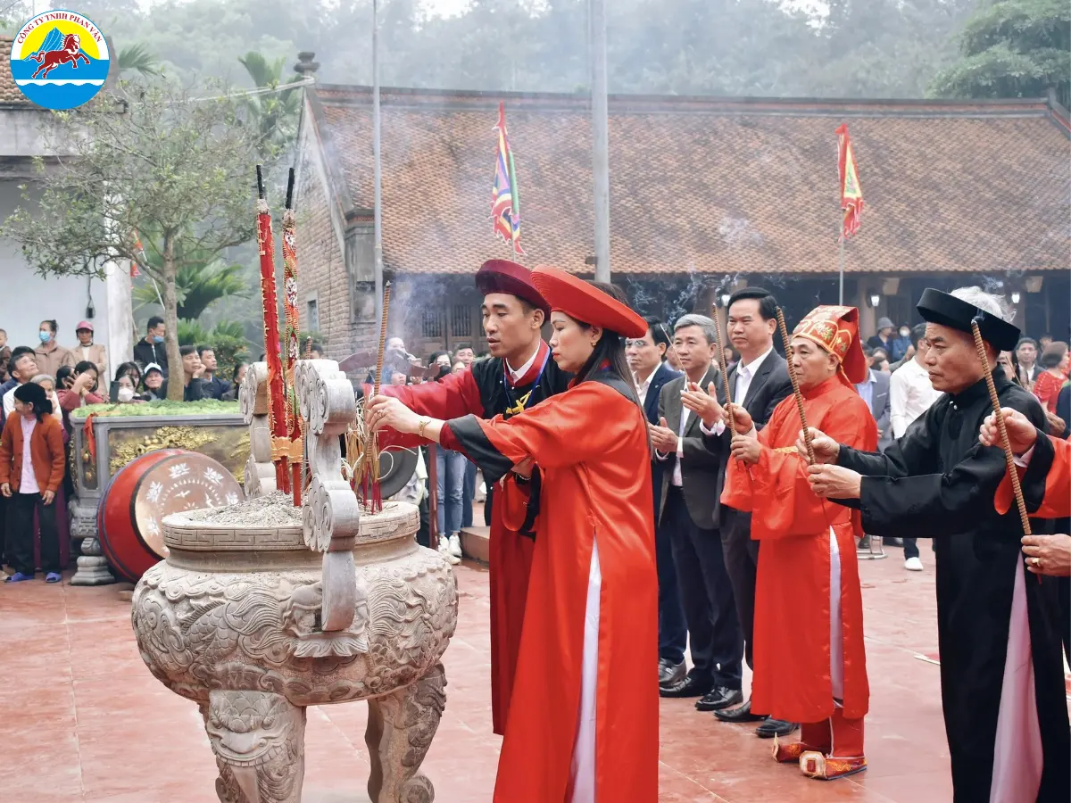 Đền Chu Hưng