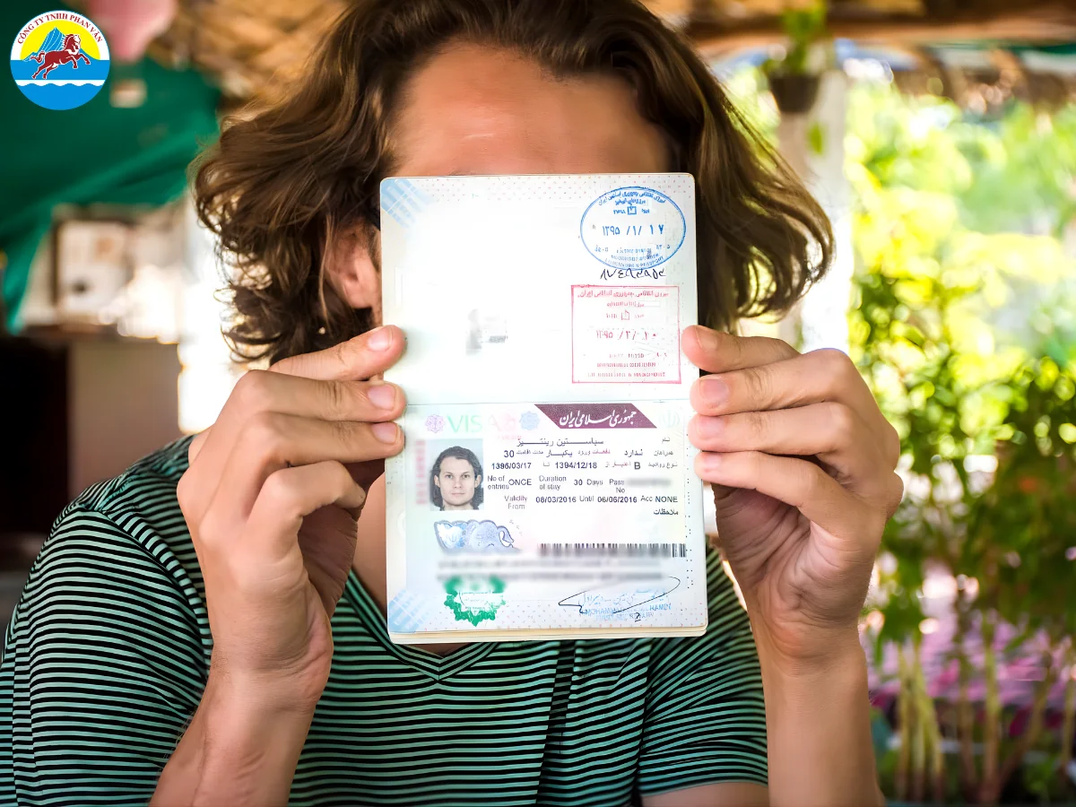 Du khách Việt Nam cần xin Visa Schengen để nhập cảnh