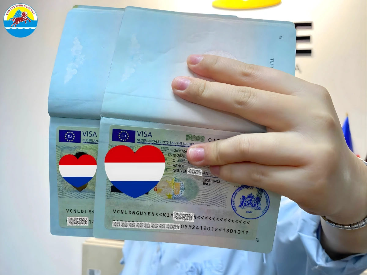 Hà Lan nằm trong khối Schengen, nên du khách Việt Nam muốn đặt chân tới đây đều phải chuẩn bị hồ sơ xin visa