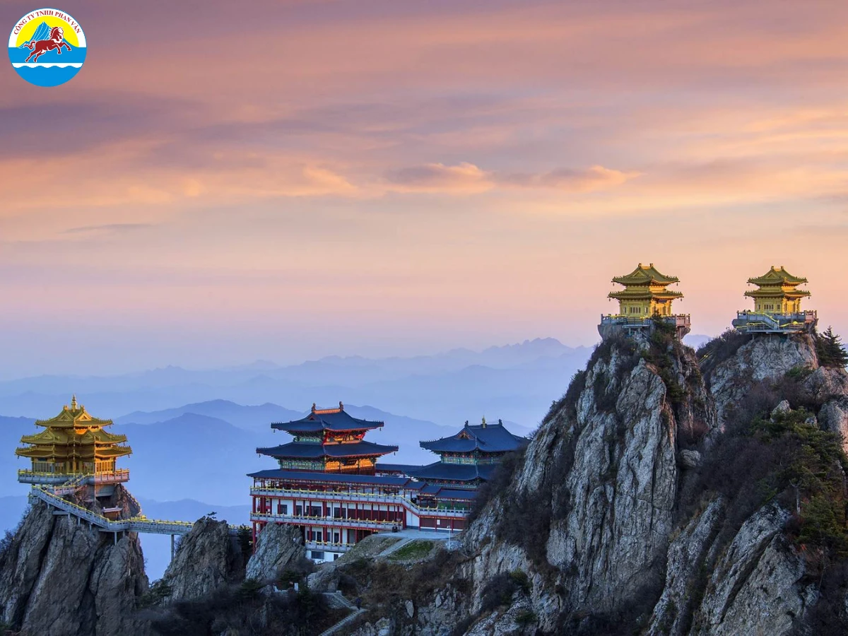 Hà Nam là tỉnh nội địa nằm ở trung và hạ lưu sông Hoàng Hà