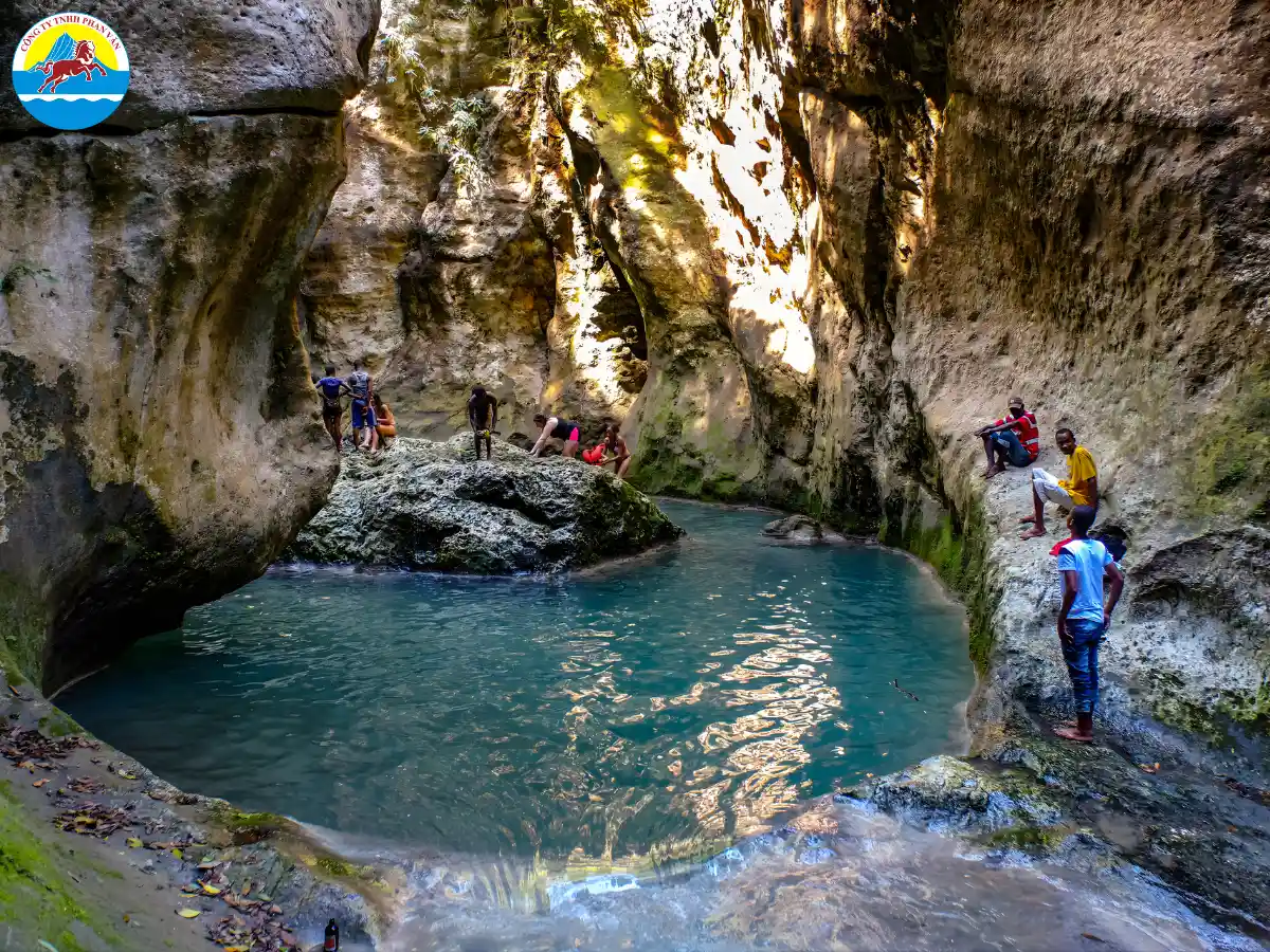 Thác Bassin Bleu