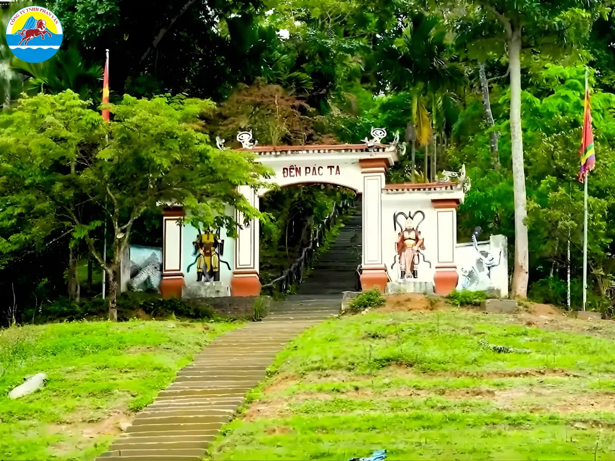 Đền Pác Tạ
