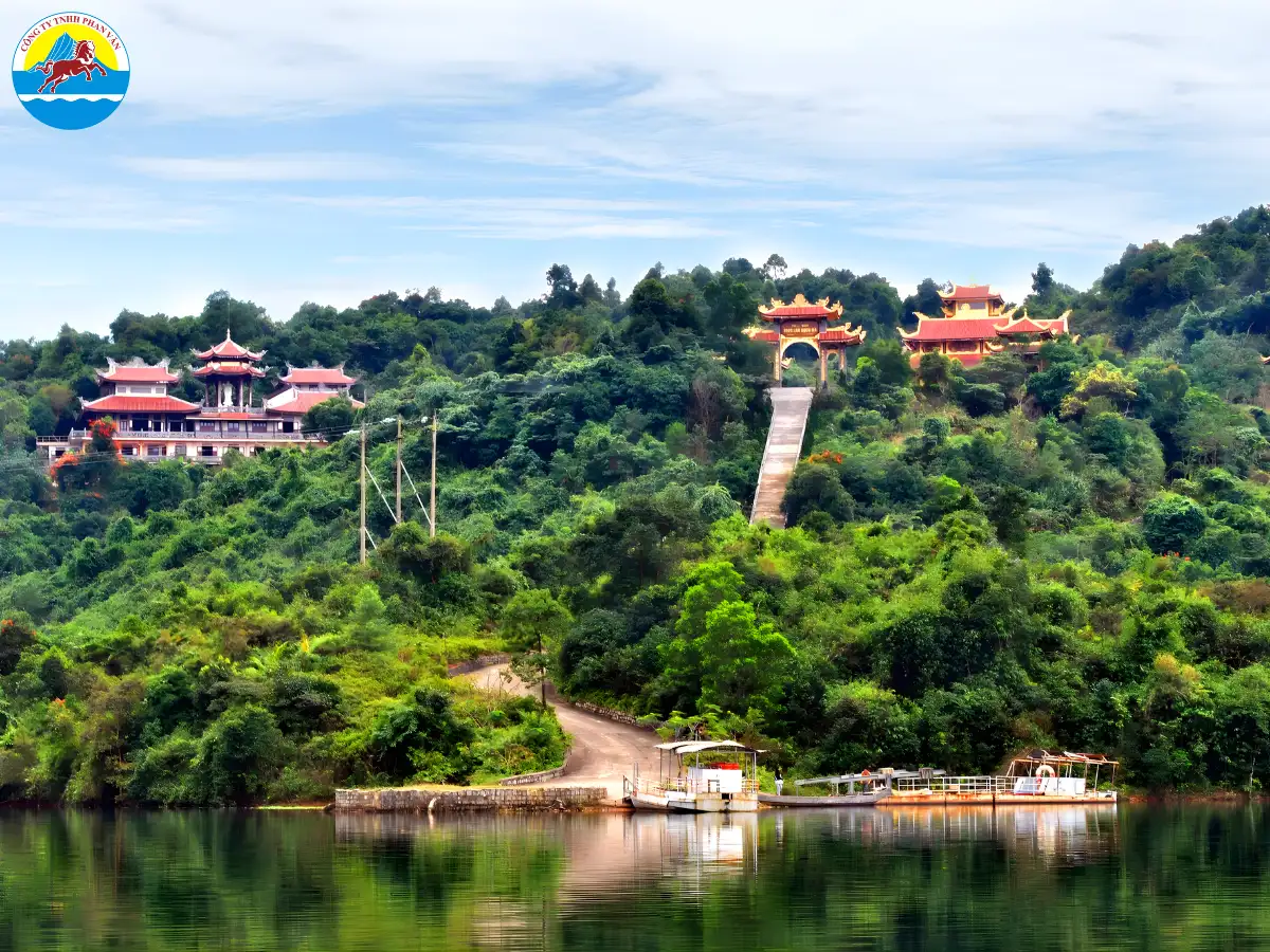Vườn Quốc gia Bạch Mã