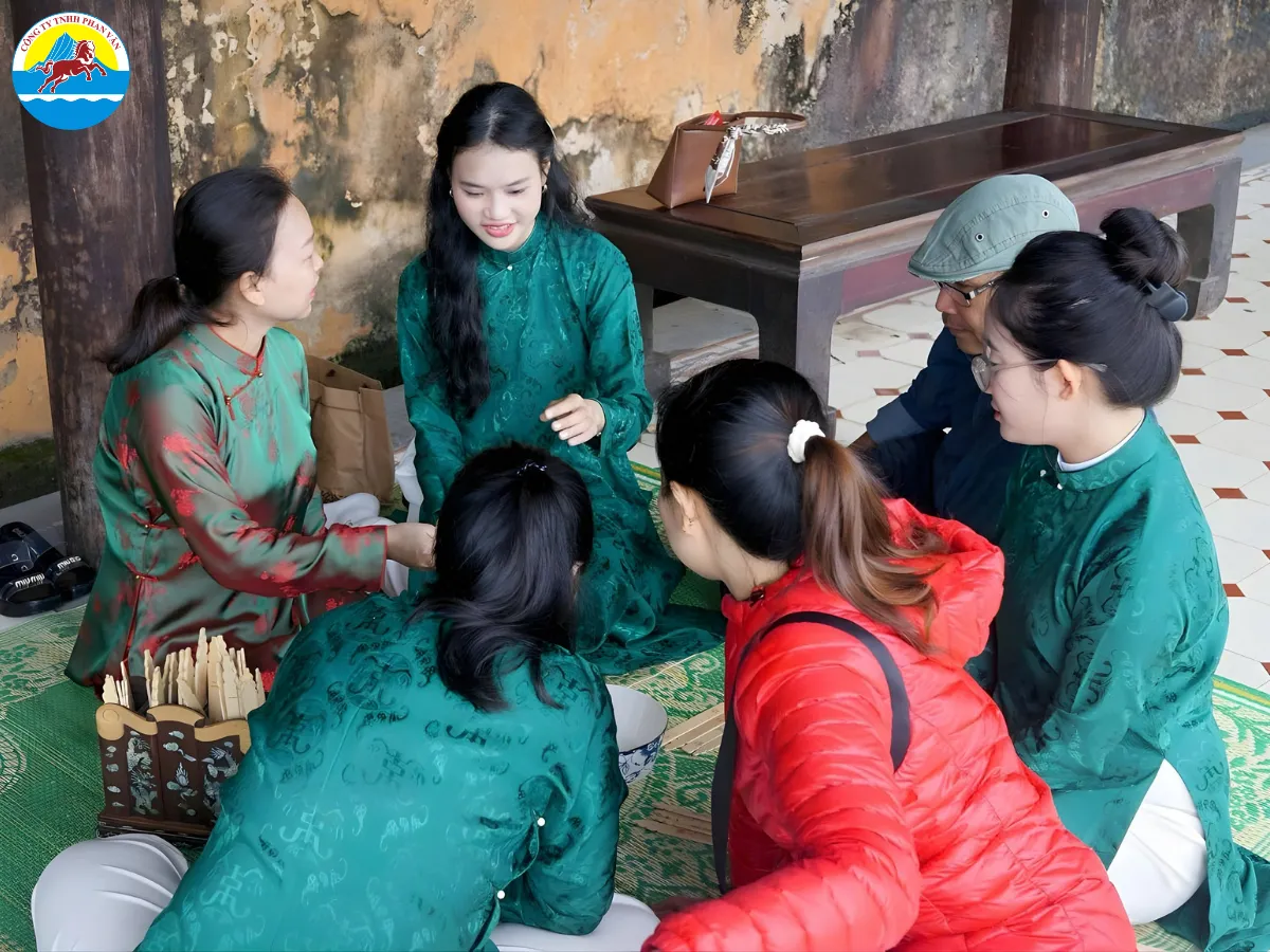 du lịch Huế tháng 10