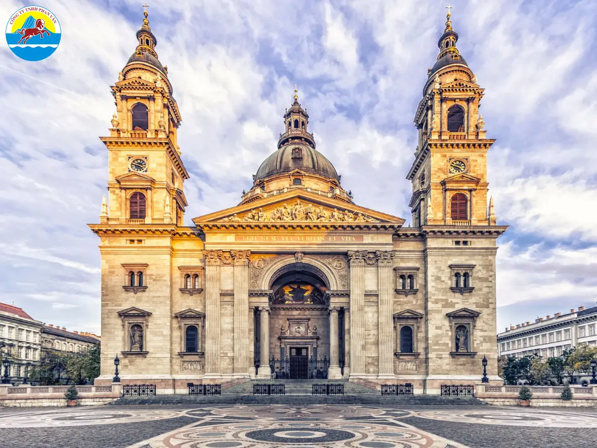 Nhà Thờ St. Stephen's Basilica