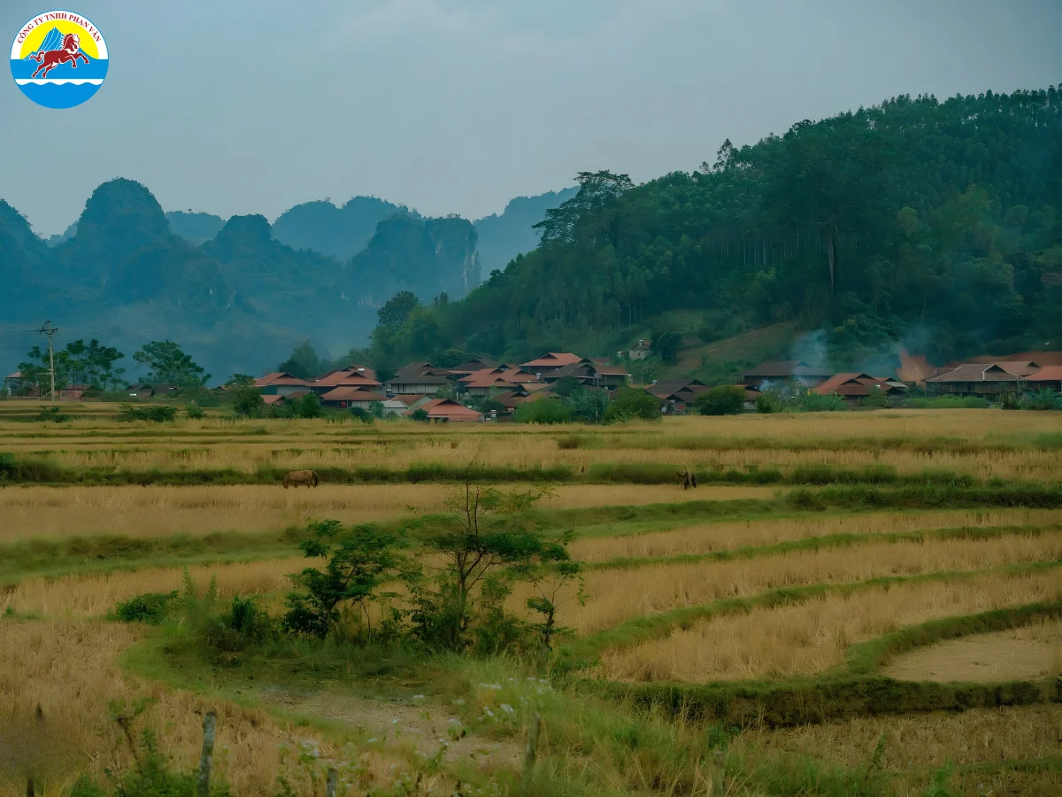 Làng du lịch cộng đồng Hữu Liên