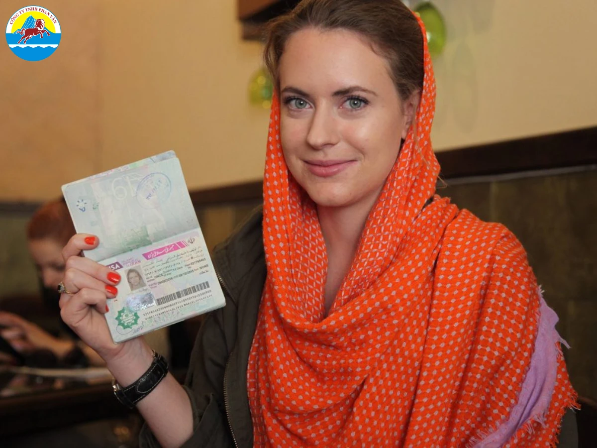Du khách có thể xin Visa tại các sân bay quốc tế lớn, điển hình là IKA ở Tehran