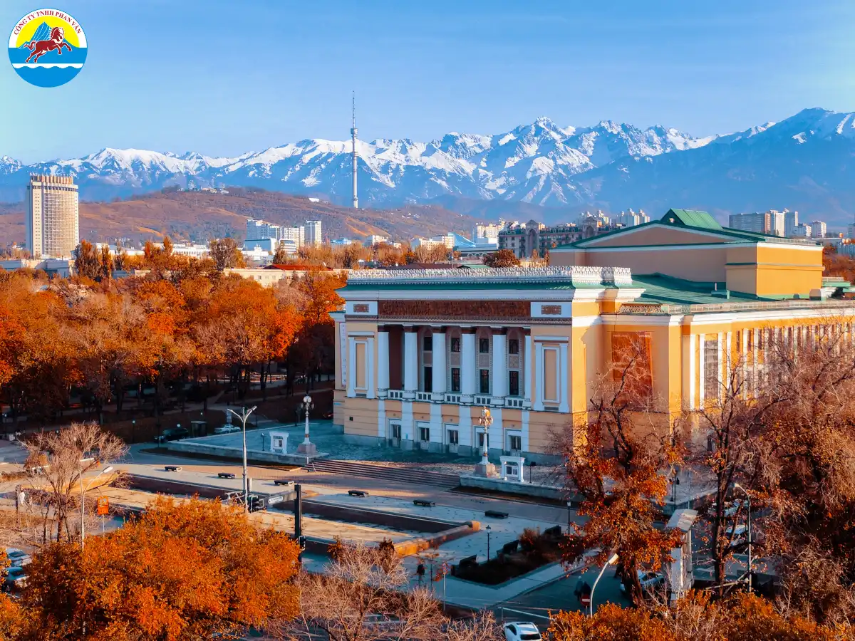 Mùa Thu là thời điểm lý tưởng nhất để thực hiện các chuyến du lịch Kazakhstan tự túc