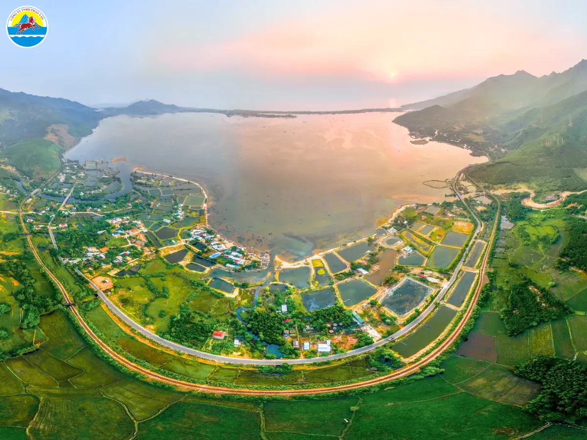 du lịch bụi vịnh lăng cô