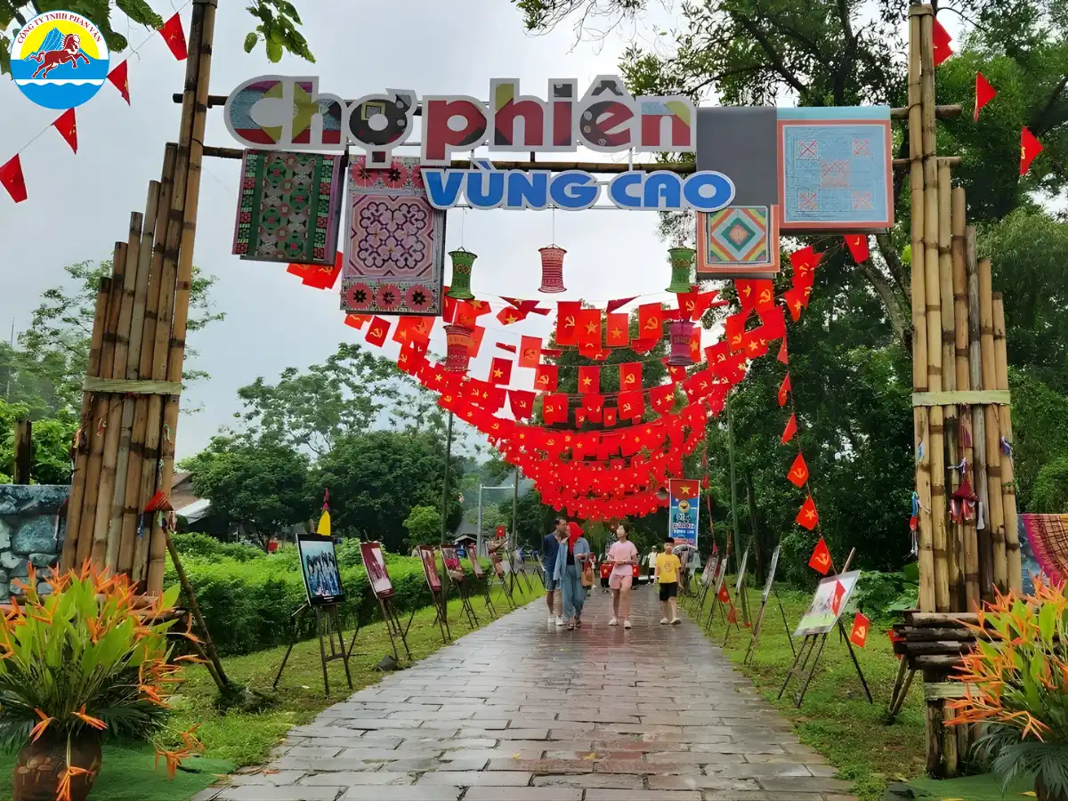 Tham quan phiên chợ vùng cao