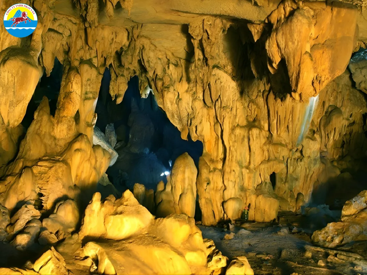 Động Song Long