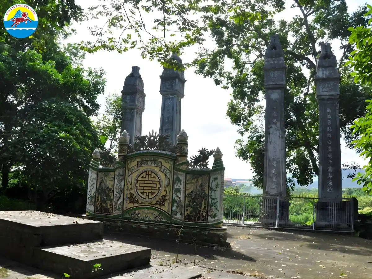 Đền Hả (Xã Hồng Giang)