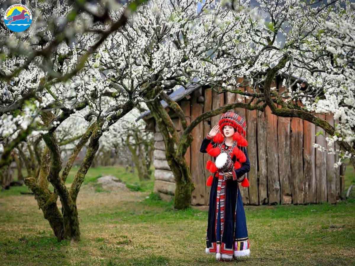 Trang phục Mai Châu được dệt thủ công tỉ mỉ