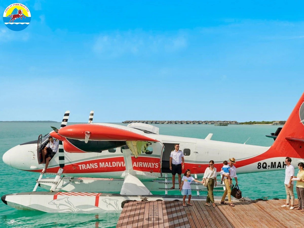 Thủy phi cơ ngắm cảnh