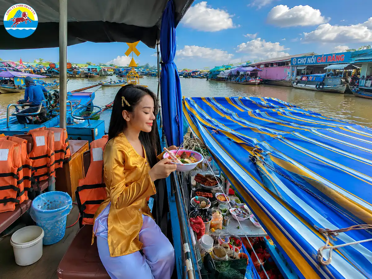 Chợ nổi Cái Răng (Cần Thơ)