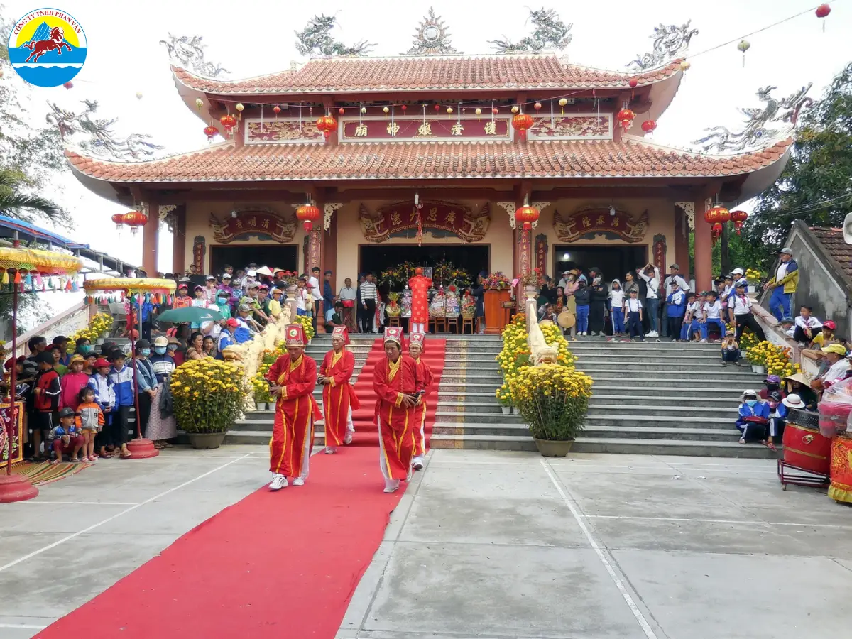 Miền Trung không chỉ đẹp bởi cảnh sắc mà còn bởi chiều sâu văn hóa