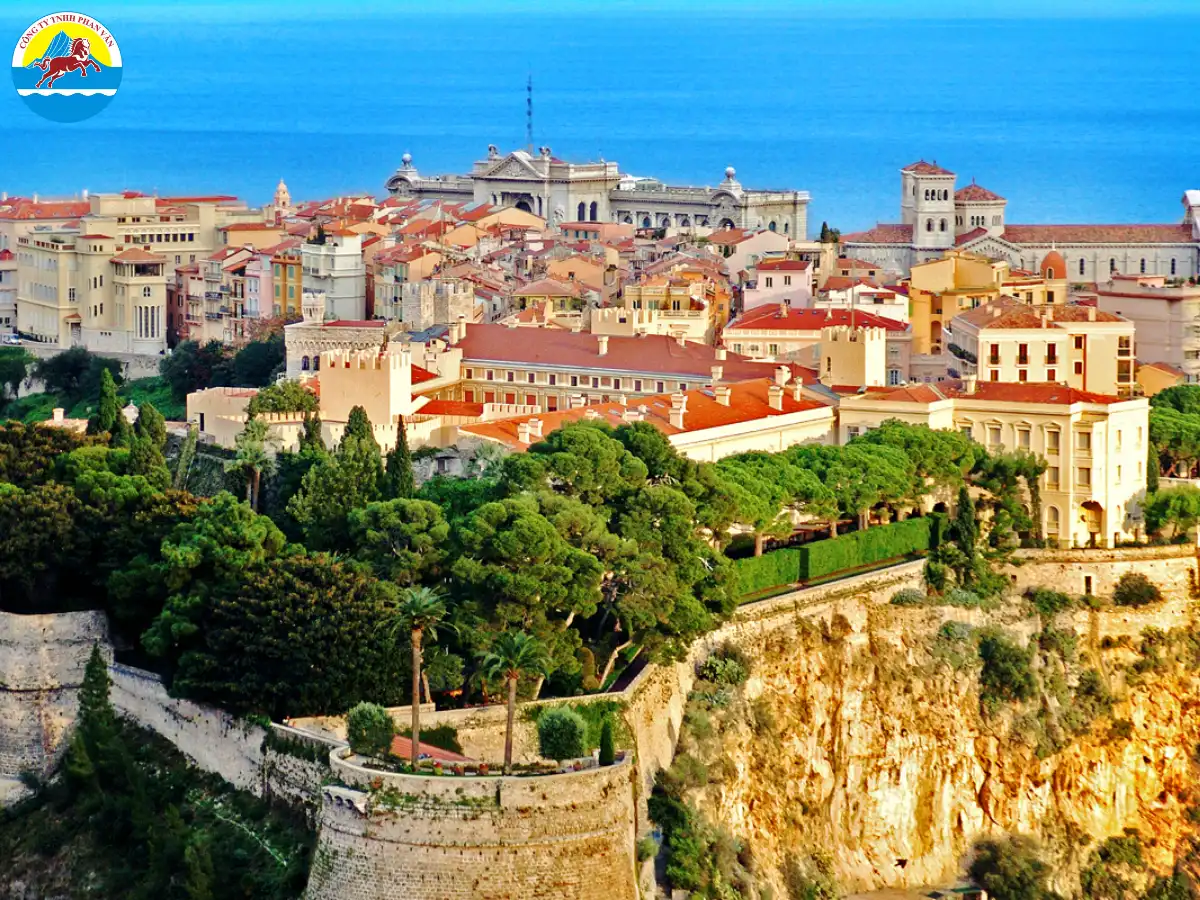 Khí hậu Địa Trung Hải mang đến cho Monaco thời tiết dễ chịu quanh năm