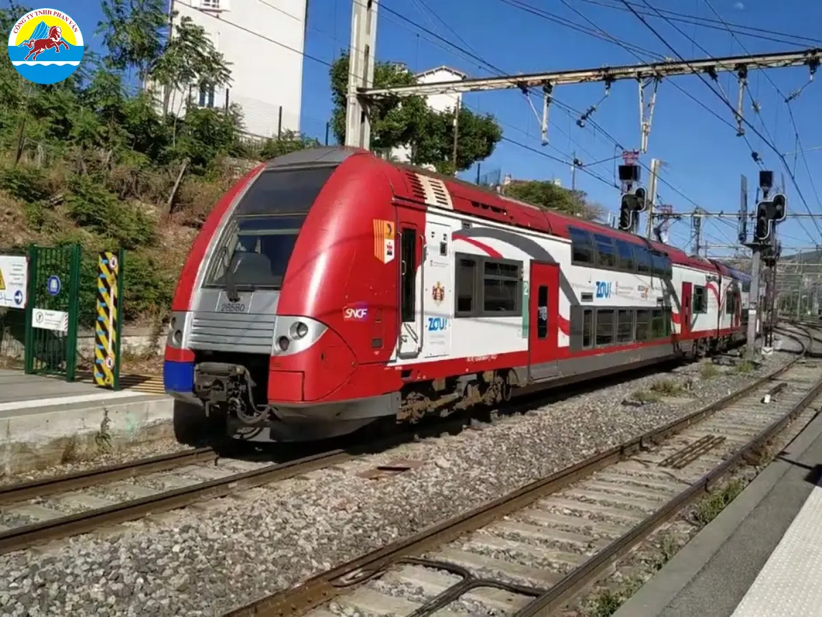 Tàu hỏa (TER) là phương tiện phổ biến và tiết kiệm nhất Monaco