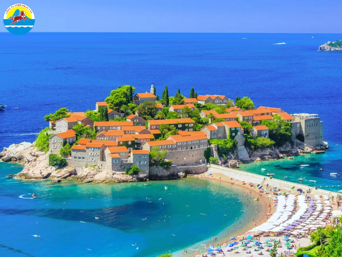 Montenegro có khí hậu Địa Trung Hải ấm áp