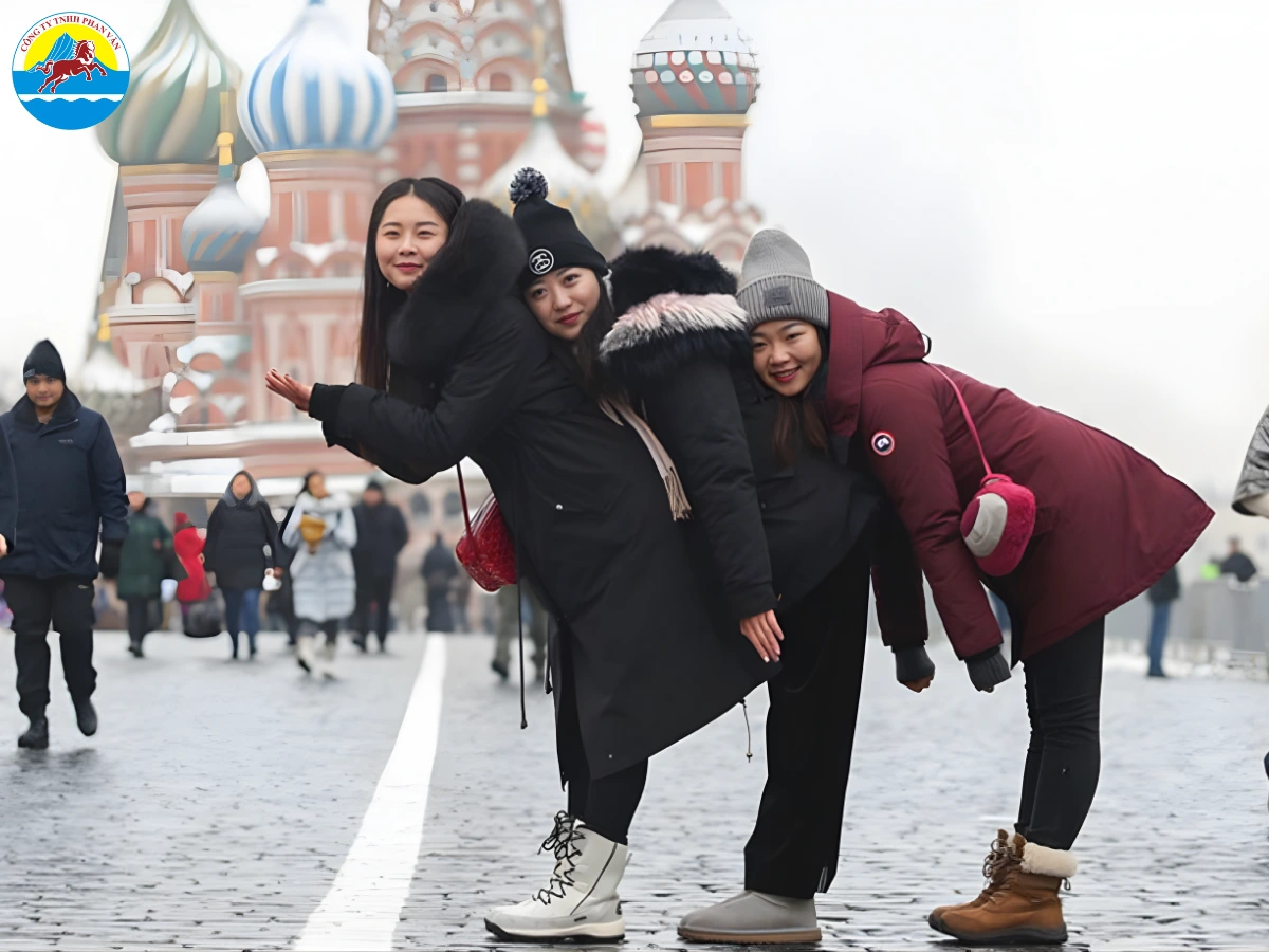 Tour du lịch là giải pháp tiện lợi khi công ty lữ hành đảm nhận mọi khâu