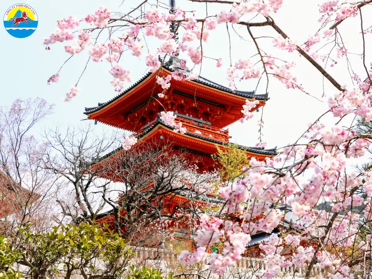 Mùa xuân tháng 4 mang đến nền thời tiết dễ chịu nhất năm tại Nhật Bản